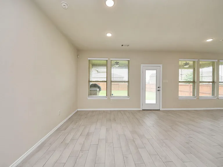 28215 Shorecrest Ln — Photo 21