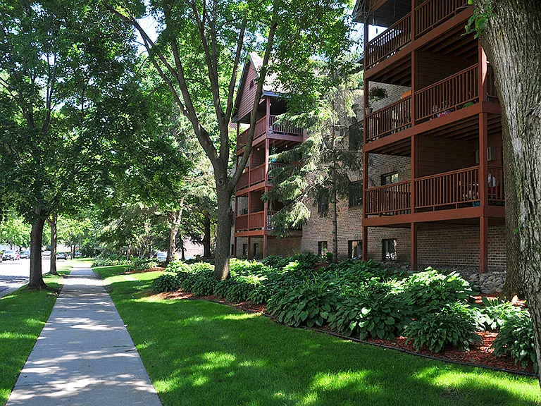 Woodstone — Photo 11