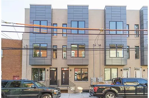 2410 W Master St #2 Photo 1