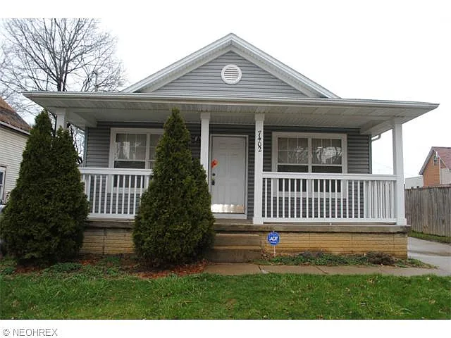 7402 Halle Ave photo 1
