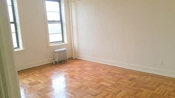 1st image of 2802 Crescent St