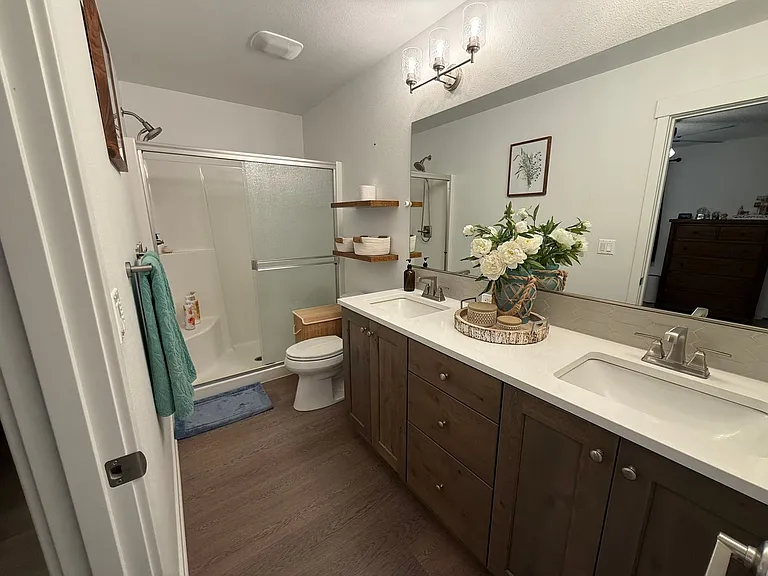 2555 NE Purcell Blvd — Photo 13