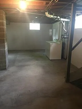 230 S Market St — Photo 5