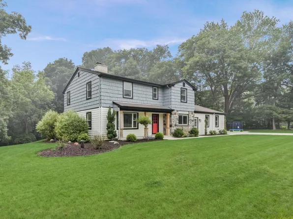 W310N6545 Chenequa DRIVE, Hartland, WI 53029