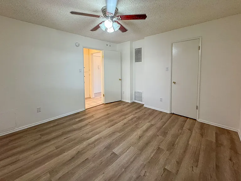 1755 Purdue Ave. — Photo 72
