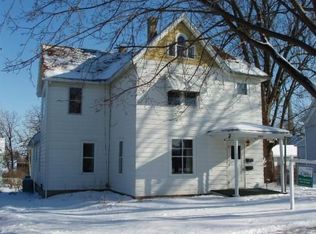 107 N 3rd St, Mount Horeb, WI 53572