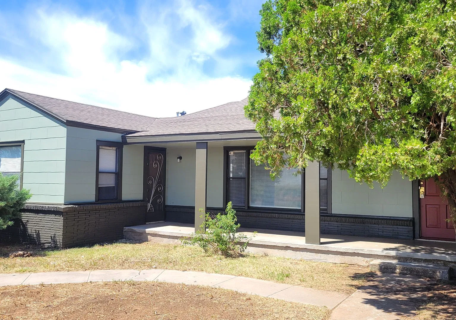 Beautiful County Home Awaits You! 3/2/2 Available November 2026! — Photo 4