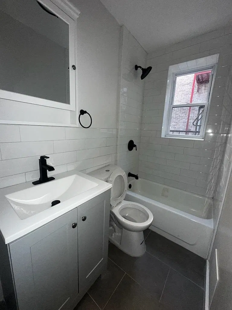 5604 Hudson Ave — Photo 2