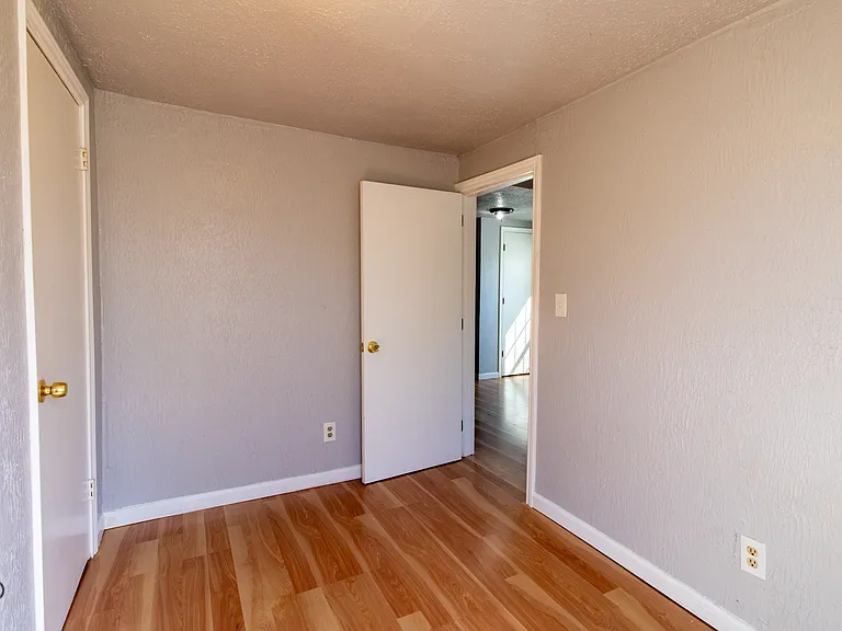 2202 Monroe St — Photo 9