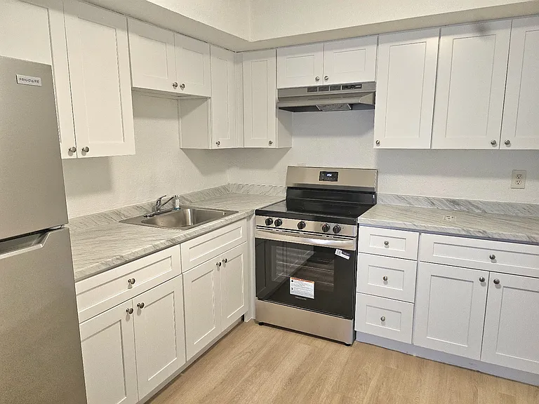 510 E Hatcher Rd #201 — Photo 10