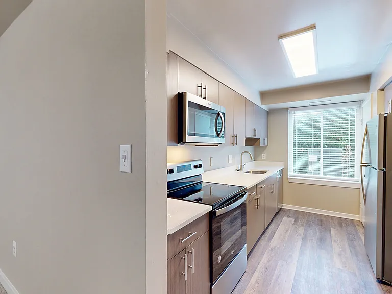 Seneca Place — Photo 94