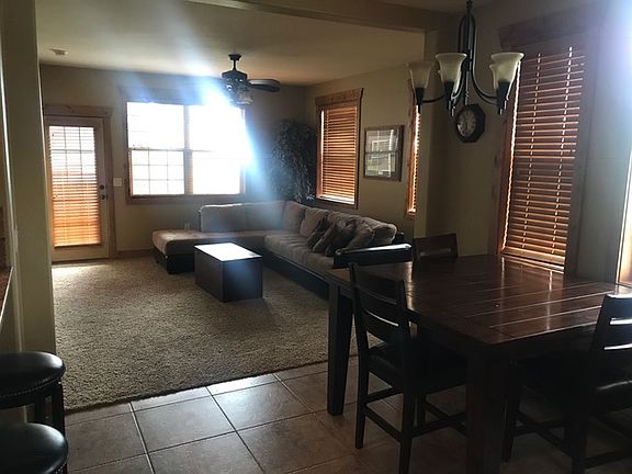 5th image of 715 Moraine Ct Unit 5