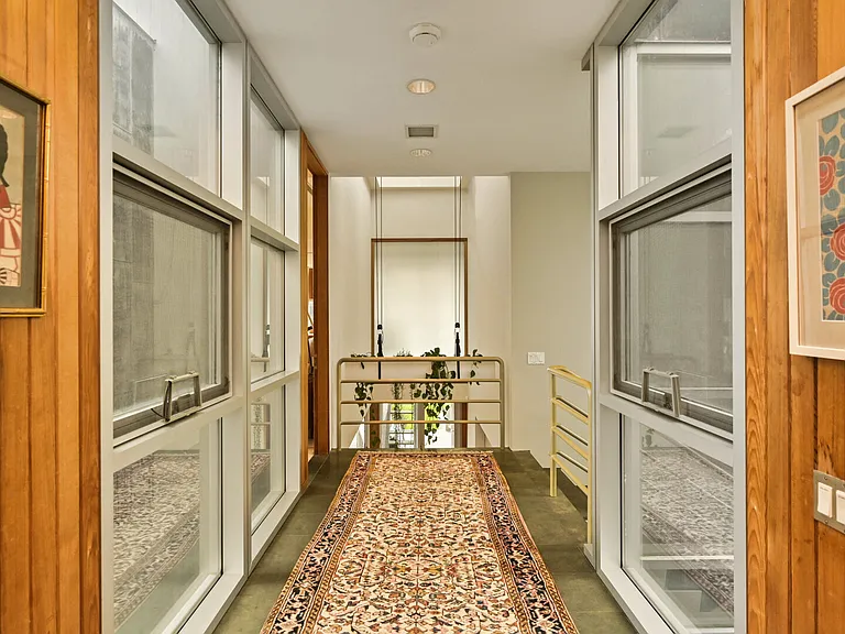 108 Seatuck Ave — Photo 23