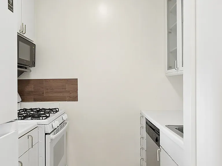 301 W 57th St #29B — Photo 5
