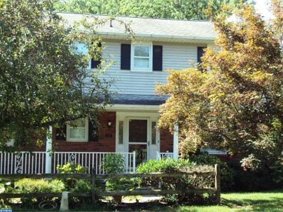 2nd image of 29 Continental Ln