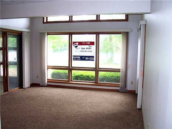 5th image of 400 Peninsula Dr