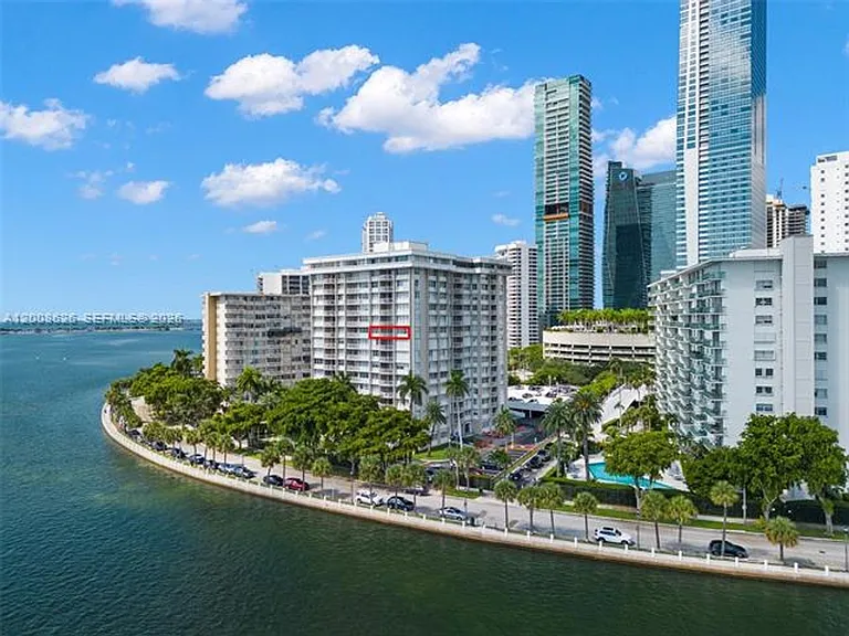 1420 Brickell Bay Dr #CU-1001A — Photo 46