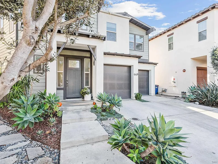 669 Calypso Pl — Photo 1