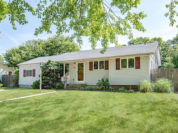 3rd image of 35 Winnie Ln