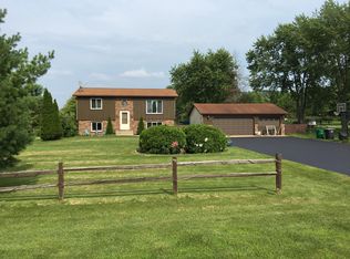 10417 256th Ave, Trevor, WI 53179