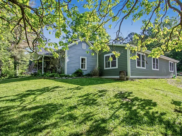 8563 N Lick Creek Rd, Morgantown, IN 46160