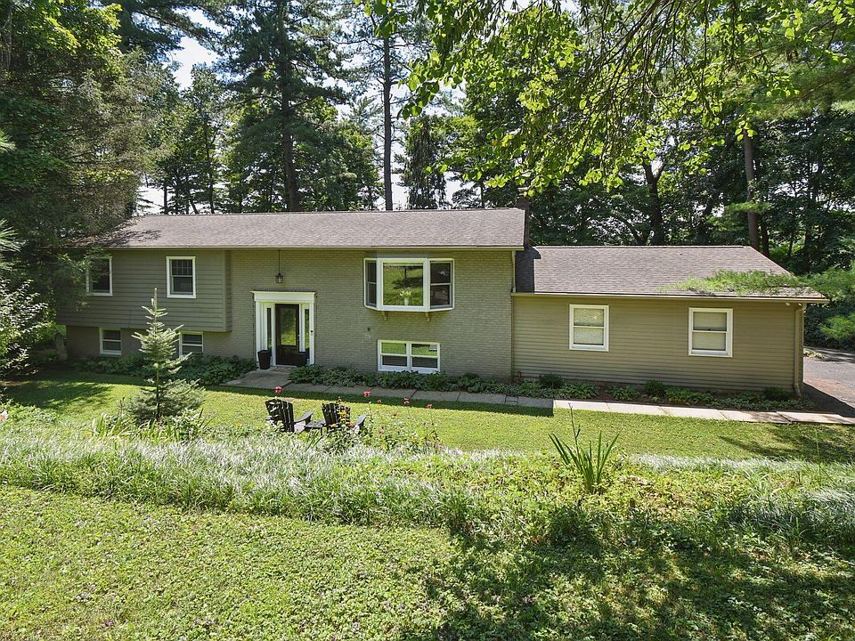 1st image of 291 Pinetree Dr