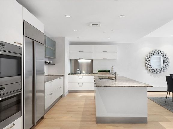 3rd image of 144 W 18th St APT 4W