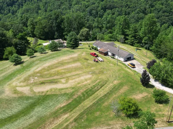 1858 Long Ridge Rd, Elkview, WV 25071