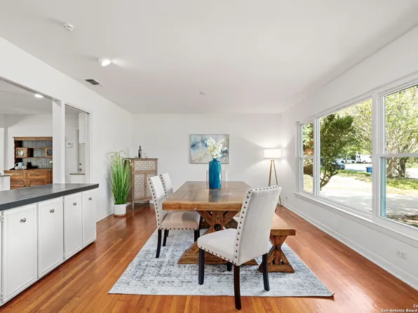 430 WOODCREST DR, San Antonio, TX 78209