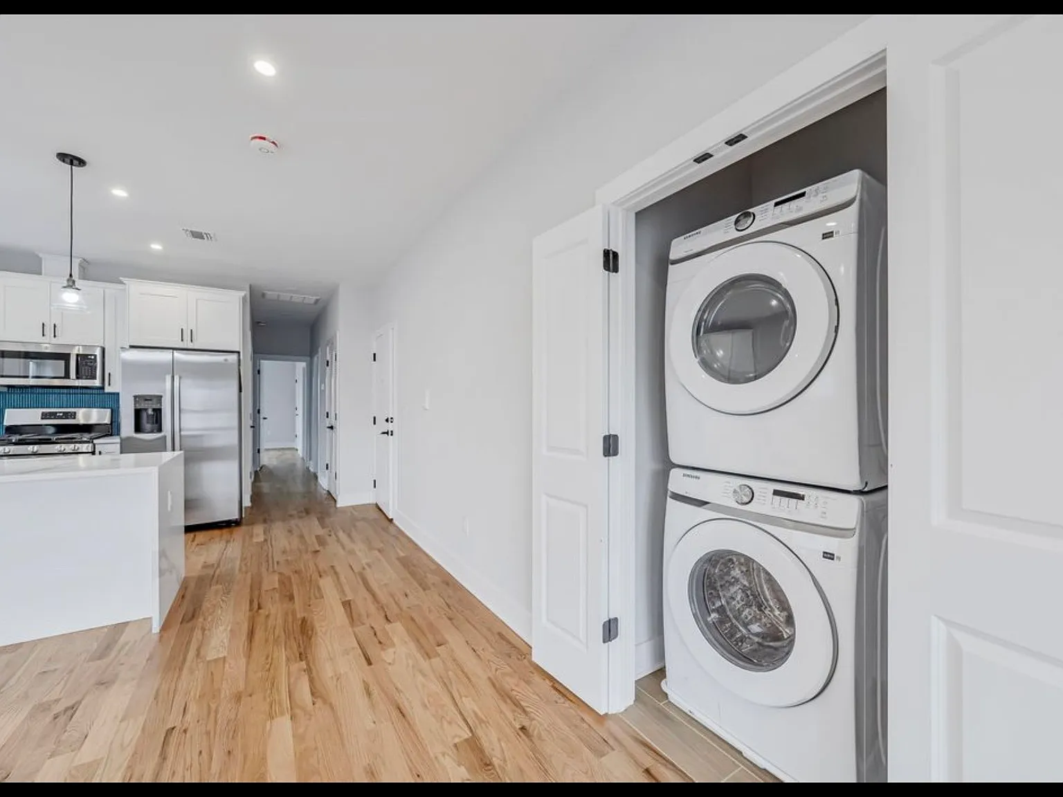2 bed, 1027 sqft, $2,800 — Photo 4