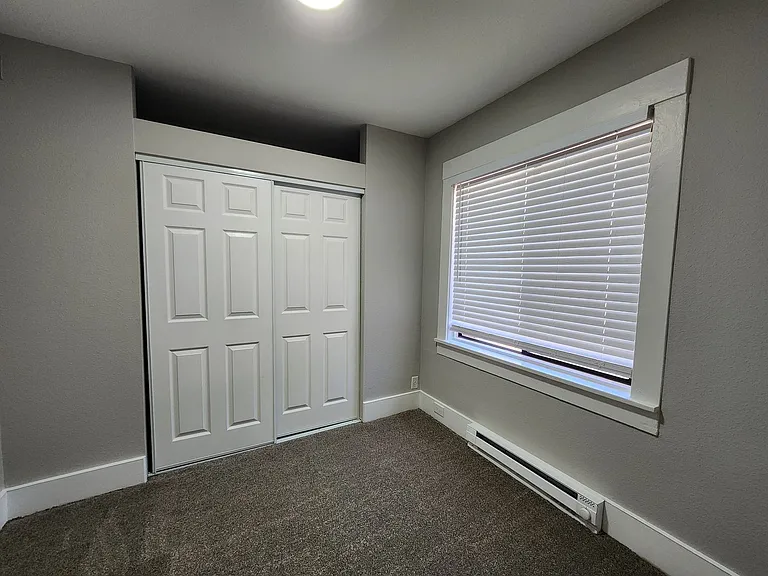 Florence Apartments — Photo 24