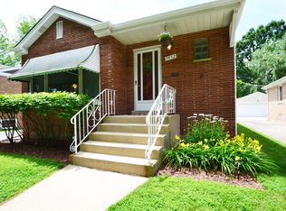 9952 S Sawyer Ave, Evergreen Park, IL 60805
