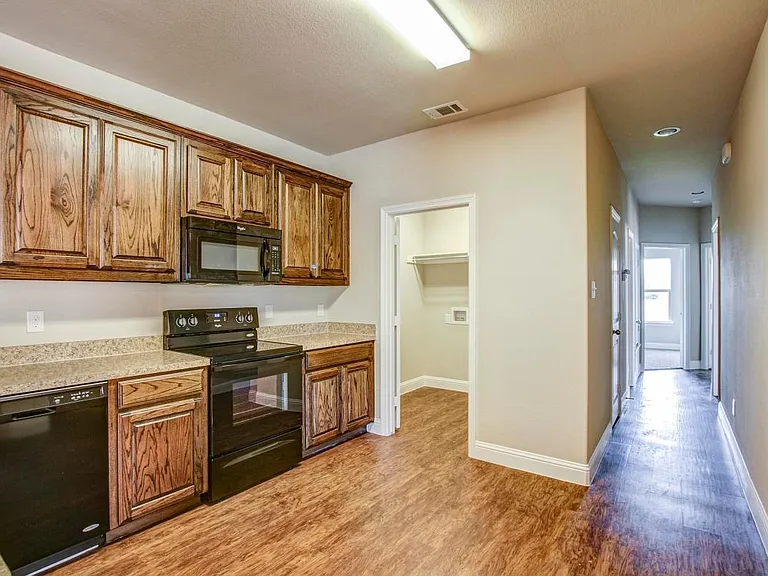 424 Canvas Ct — Photo 13