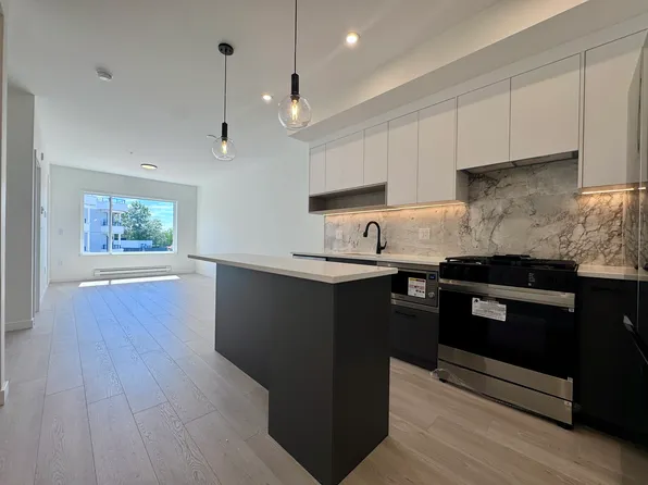 19310 Fraser Hwy, Surrey, BC