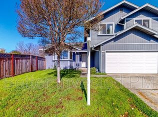 835 Natalie Dr, Windsor, CA 95492