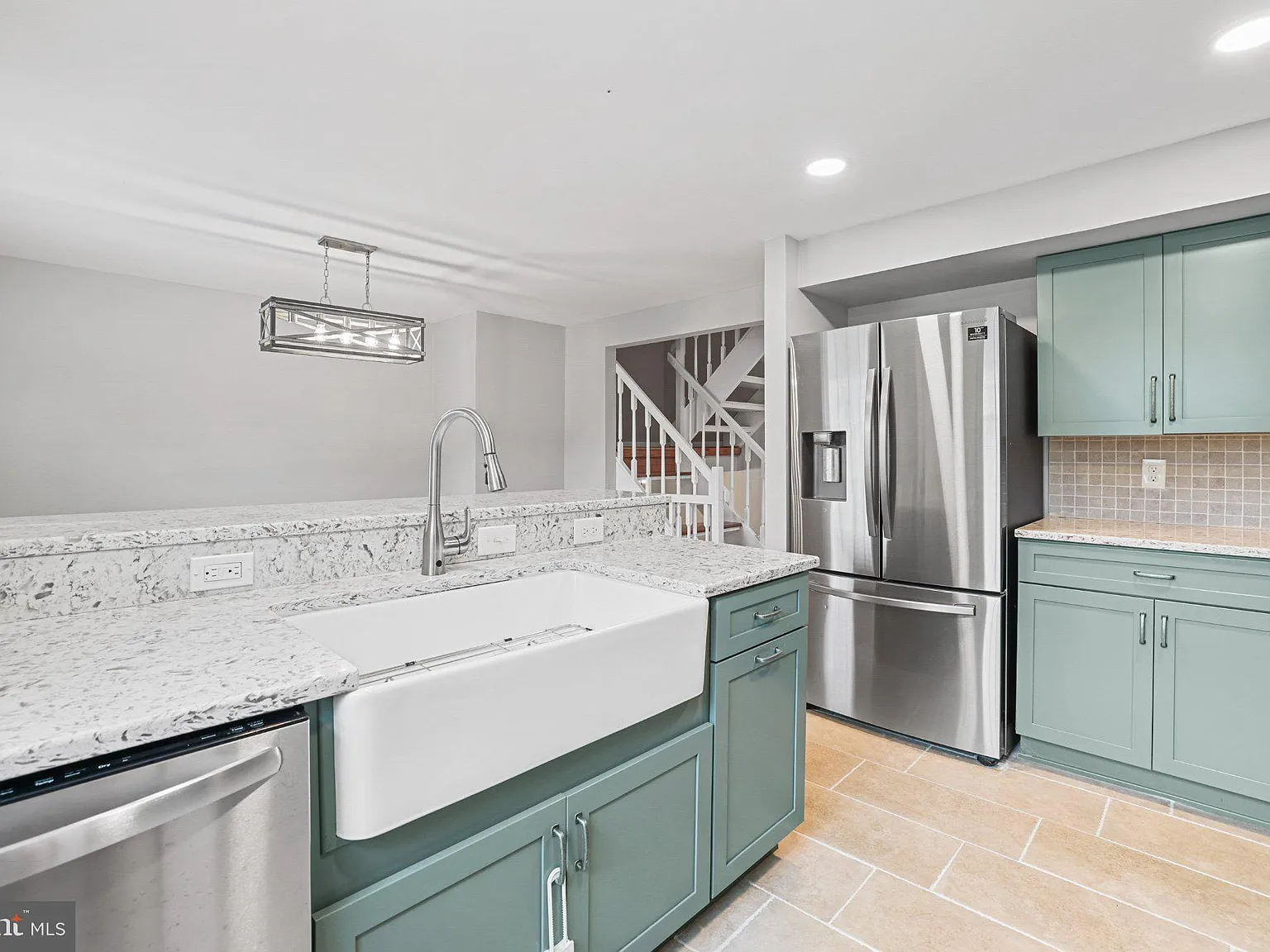 3 bed, 3.5 bath, 1773 sqft, $3,295 — Photo 3