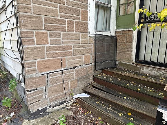 2nd image of 12509 Crennell Ave