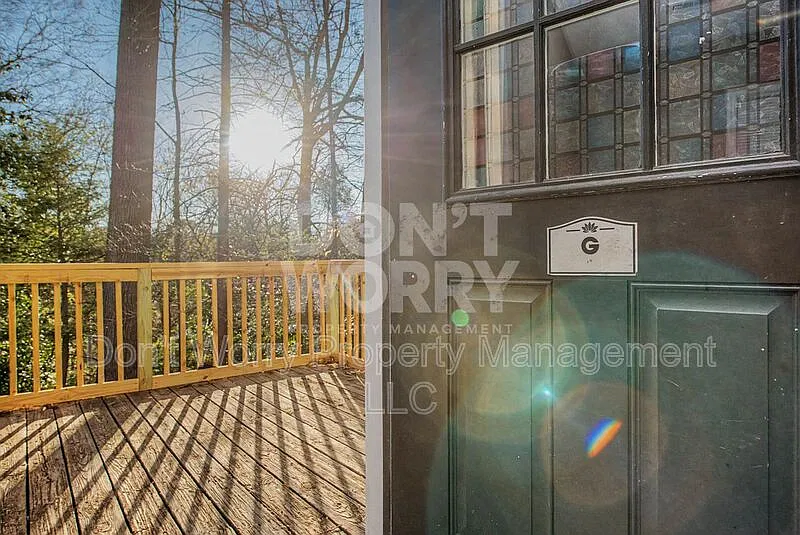 1 bed, 1.0 bath, 550 sqft, $850 — Photo 2