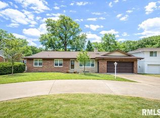 5209 N Prospect Rd, Peoria Heights, IL 61616