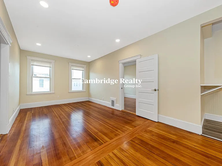 44 Brackett St #3T — Photo 8