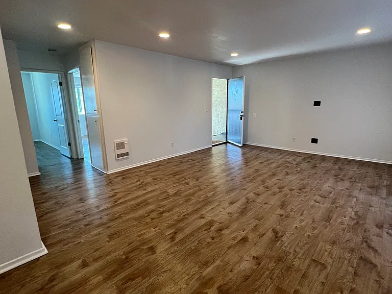 1676 Maple Ave #27 — Photo 18
