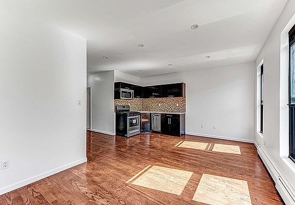 3rd image of 361 Gates Ave APT 2