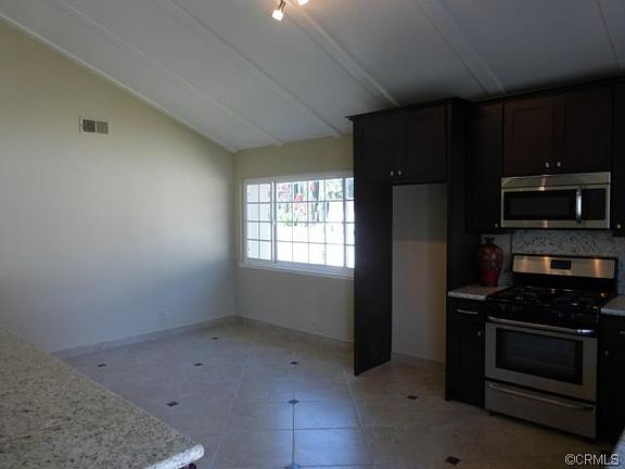 5th image of 212 N Sweetwater St