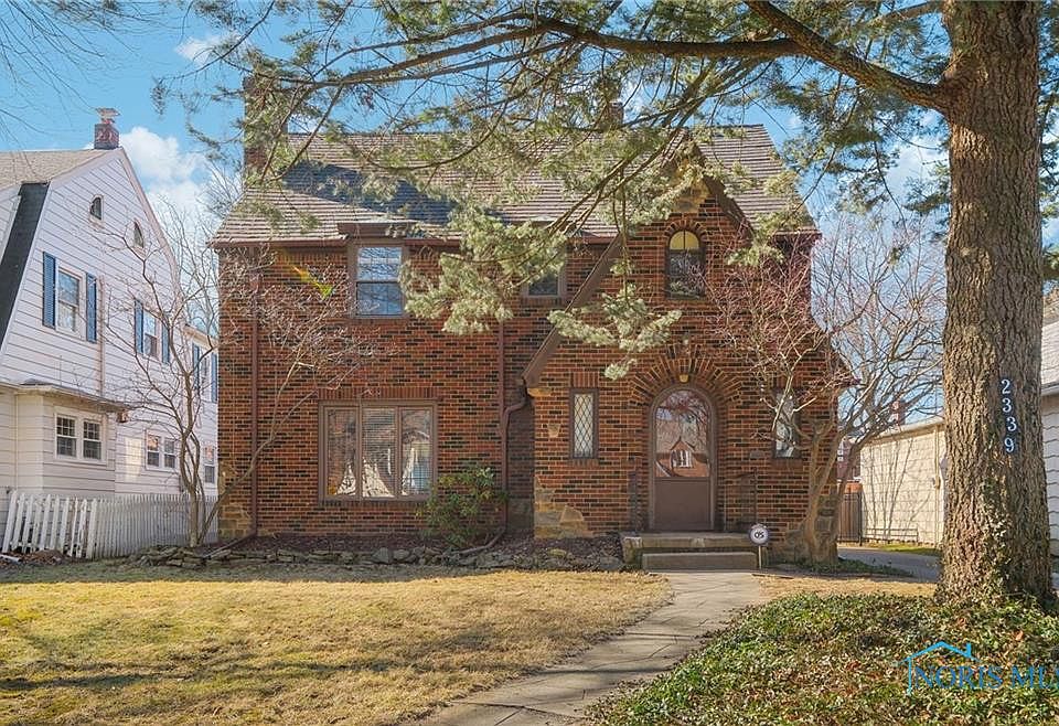 1st image of 2339 Meadowwood Dr