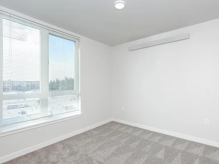 Linden Flats — Photo 98