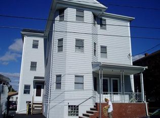 556-558 Hicks St, Fall River, MA 02724