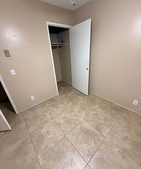 251 S Ventura Rd — Photo 6