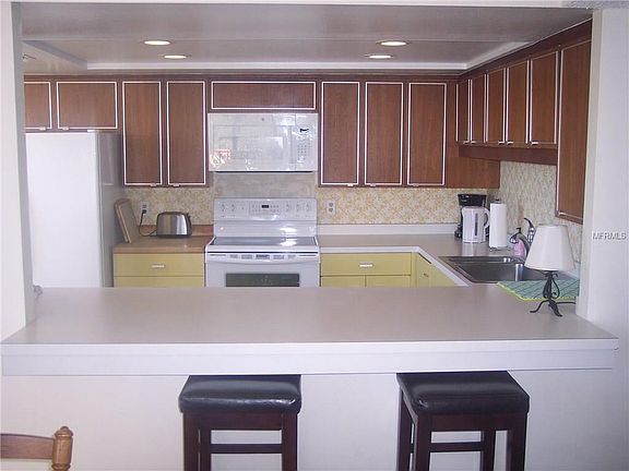 5th image of 220 Belleview Blvd APT 604