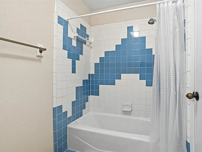 2318 Lindblad Ct — Photo 8