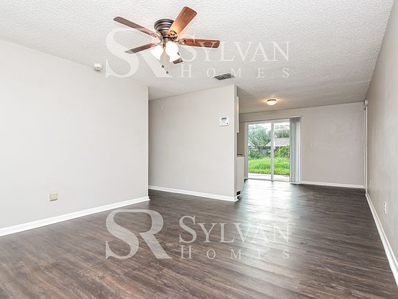 3rd image of 3706 Meadowbreeze Dr